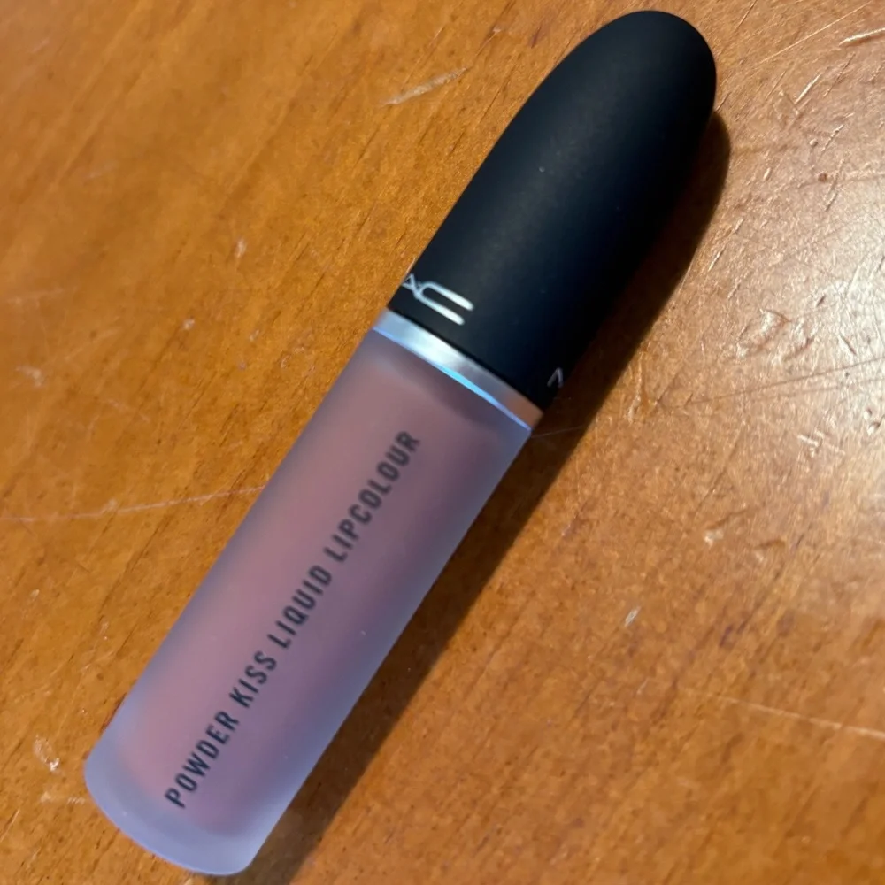 MAC Powder Kiss Liquid Lipcolour Habit